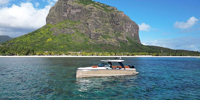 Speed boat trip to flat island (3)